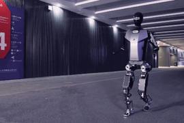 全球首个！纯电驱拟人奔跑全尺寸人形机器人“天工”在京发布