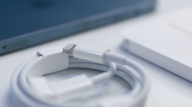 iphone 14 pro充电器型号 16289244842979.png
