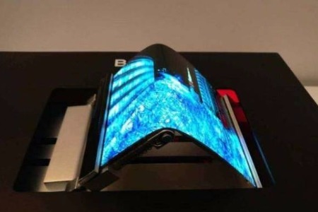 不受折叠手机推迟上市影响！专用AMOLED面板出货不降反升