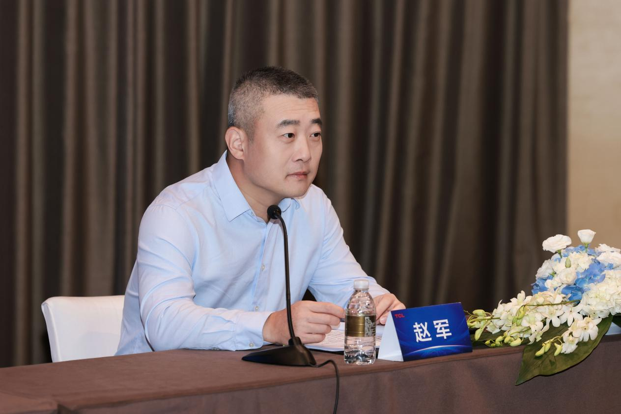 tcl华星ceo赵军在现场媒体采访表示,tcl华星2019年开始涉足中尺寸电竞