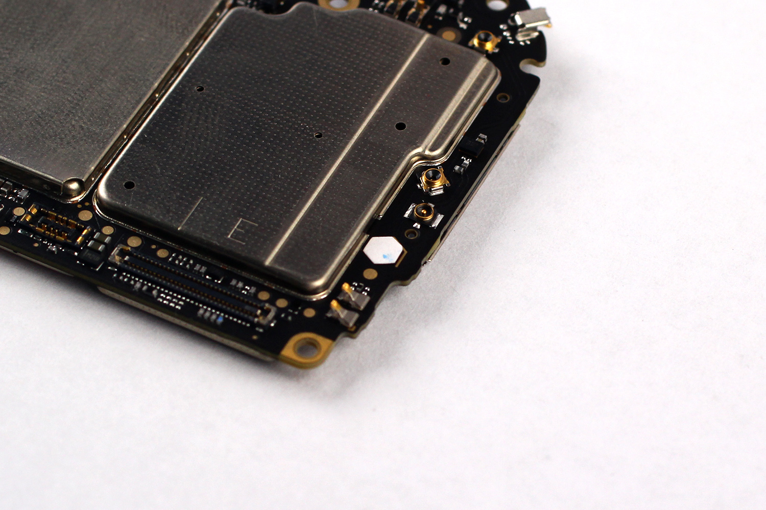 集微拆评小米9拆解几乎每个部件都配备了散热材质