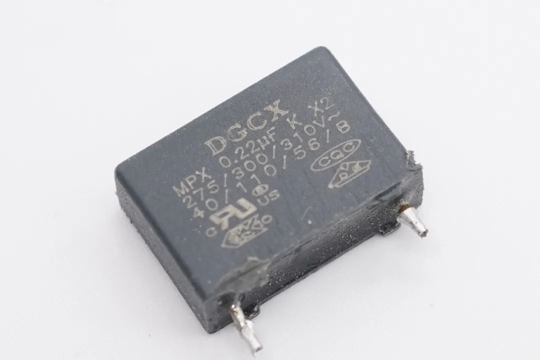 安规x电容特写,容量0.22μf,来自dgcx东莞市成希电子有限公司.