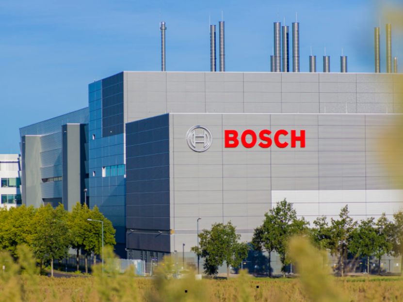 news europe报道,博世已在其位于德国德累斯顿的新半导体工厂启动了